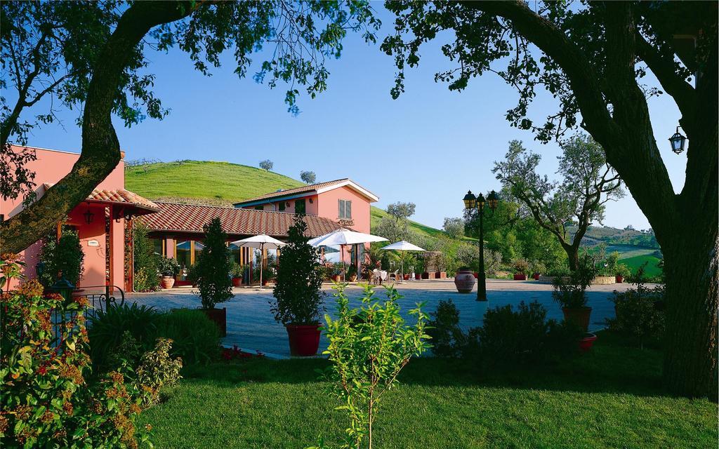 Country Hotel & Resort I Calanchi Ripatransone Exterior foto